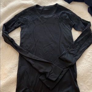 Navy blue Lululemon long sleeved top